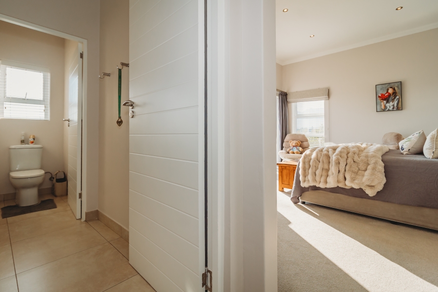 4 Bedroom Property for Sale in Kingswood Golf Estate Western Cape